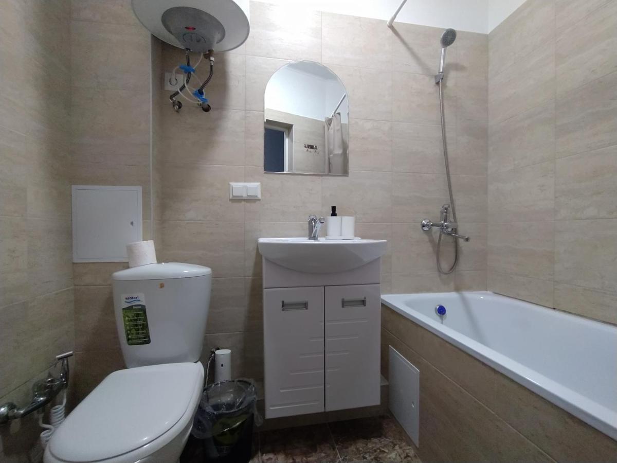 Aura On Sydykova Street 290 Apartment Bishkek Ngoại thất bức ảnh